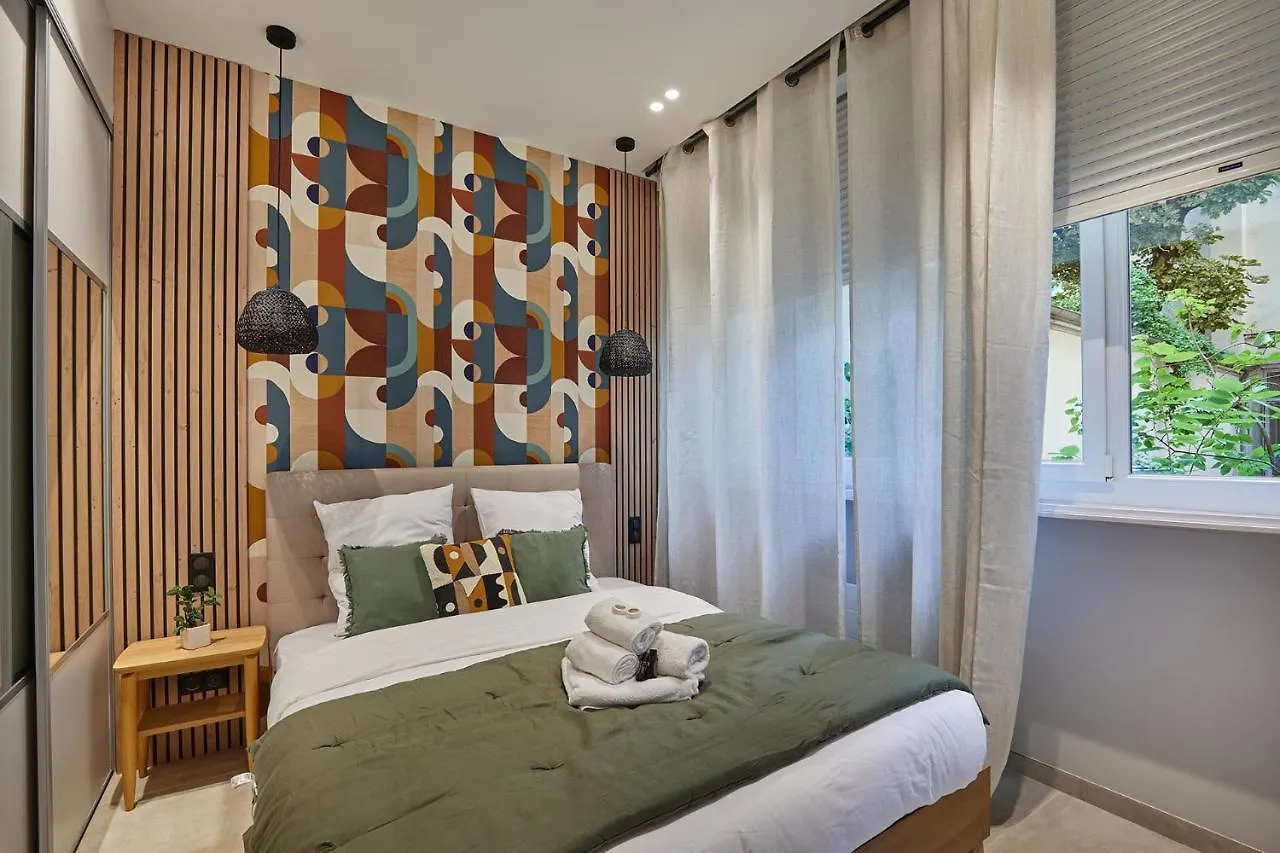 Apartment Montmartre By Studio Prestige Paris France