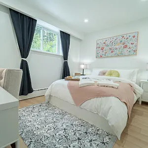 Quiet & Comfortable Double Private Room, Free Parking Homestay Toronto